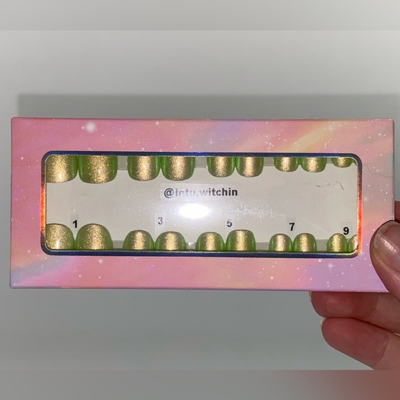 Handmade press on nails. Short / round - Picture 1 of 9